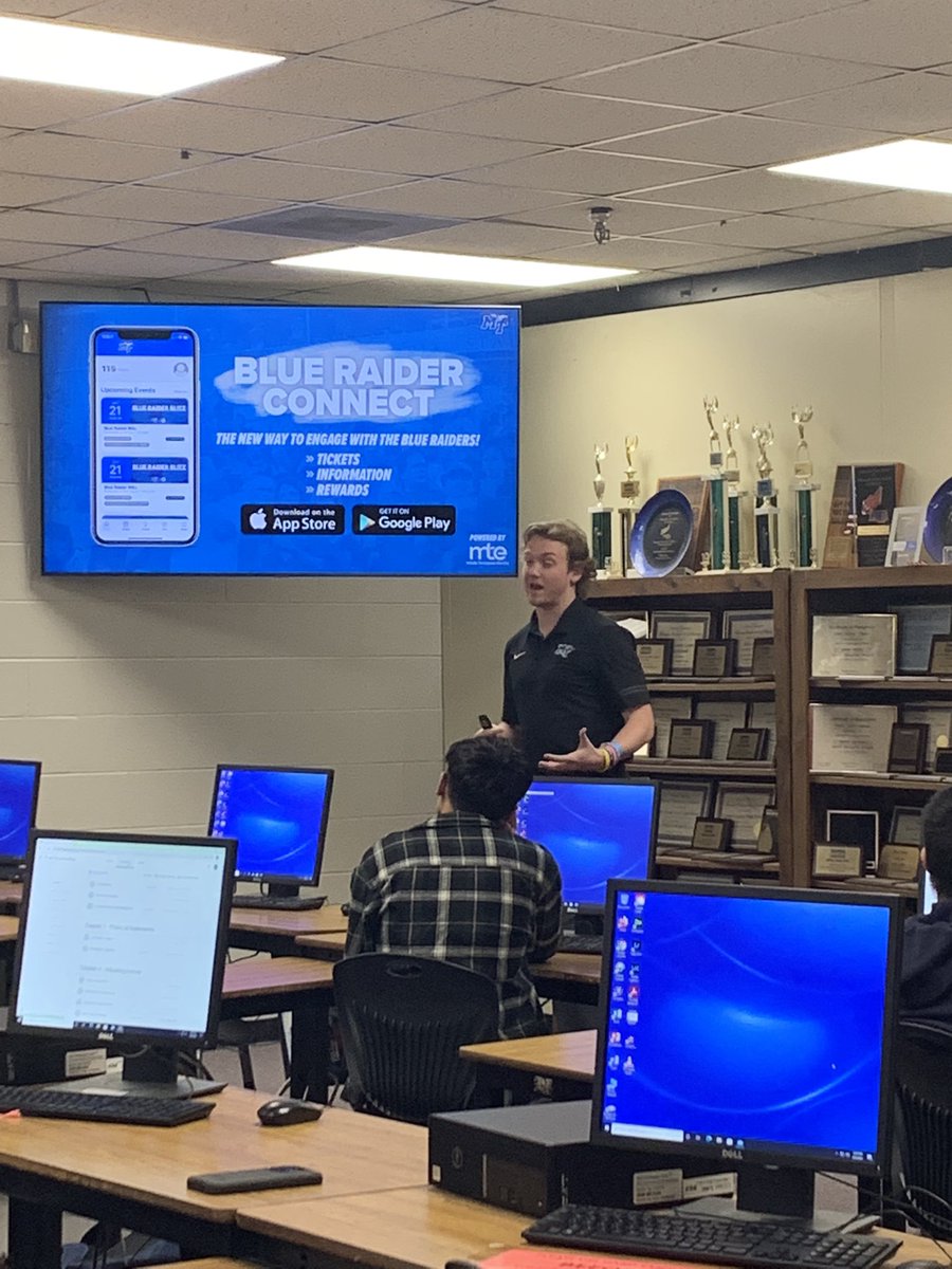 myhenley's tweet photo. Proud moment when alumni gives back by speaking to your classes about opportunities to take advantage of in college. Excellent job today, Weston Hargrove! @iam_wchxiii @MT_Promotions @CCCHSRaiders https://t.co/az5ERSi25i