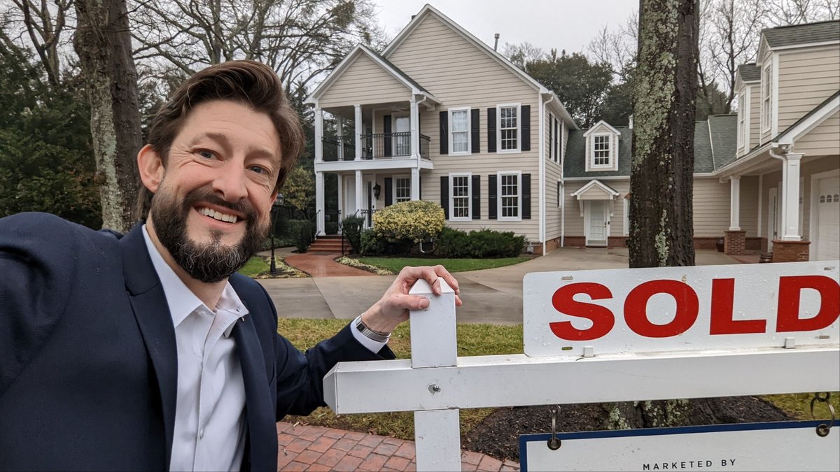 JOSHHD_REMAX's tweet photo. Help needed. Hungry salesman with huge appetite in need of homes to take selfies in front of. Grammar help please… lol. Seriously, I’m not picky. Call me! Josh 864.331.8586 https://t.co/PKMzoR7WvK