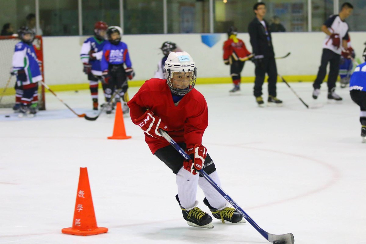 cortis_pic's tweet photo. Little James playing ice hockey 

#JAMES #TraineeA https://t.co/fCCEYR42Vt