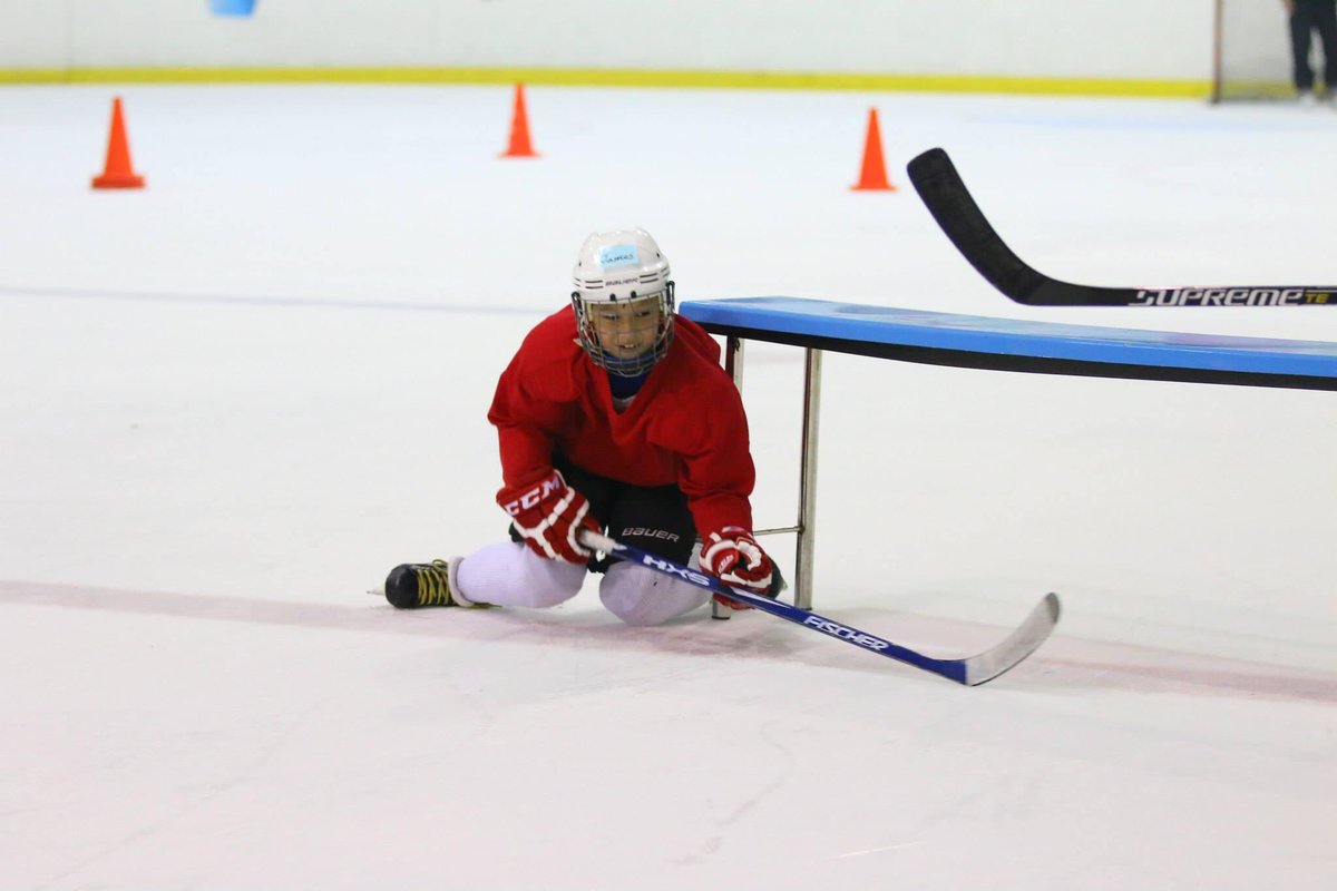 cortis_pic's tweet photo. Little James playing ice hockey 

#JAMES #TraineeA https://t.co/fCCEYR42Vt