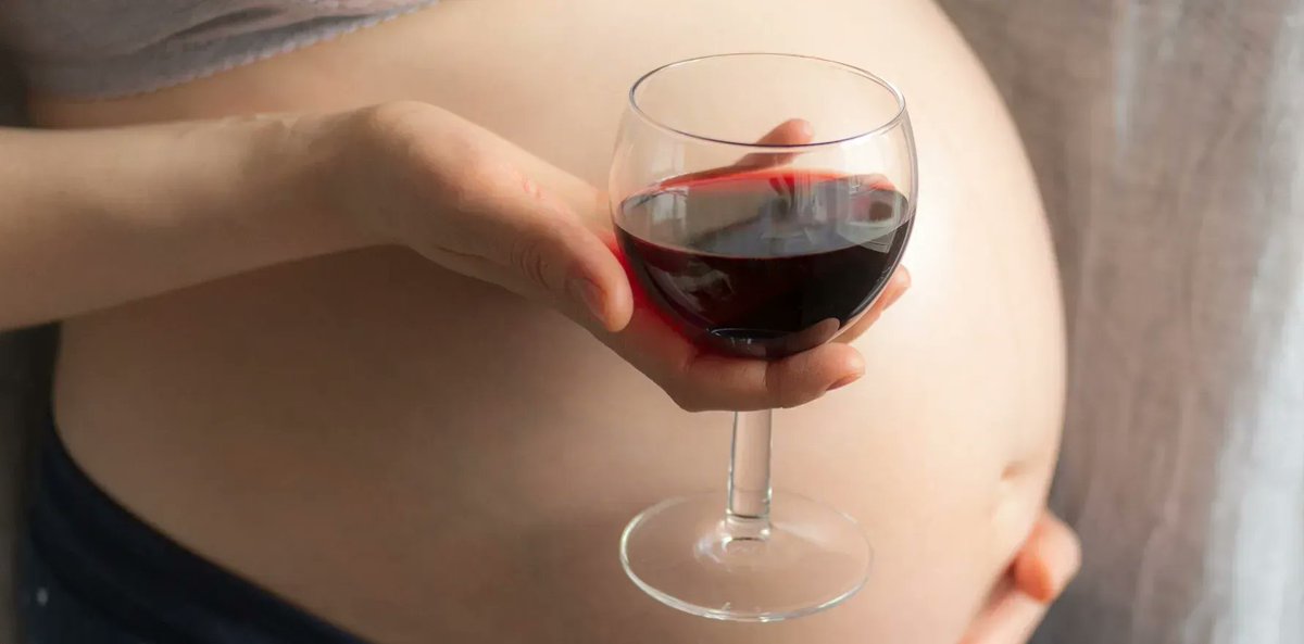 NOFASDAustralia's tweet photo. A doctor encourages other doctors to be braver in speaking with women about the danger of consuming any alcohol during pregnancy as statistics show many still aren't aware of the potential impact alcohol can have on their baby.
#FASD #alcohol #pregnancy 
https://t.co/tU2wYlsMDm https://t.co/3AB7Nu7Tbe