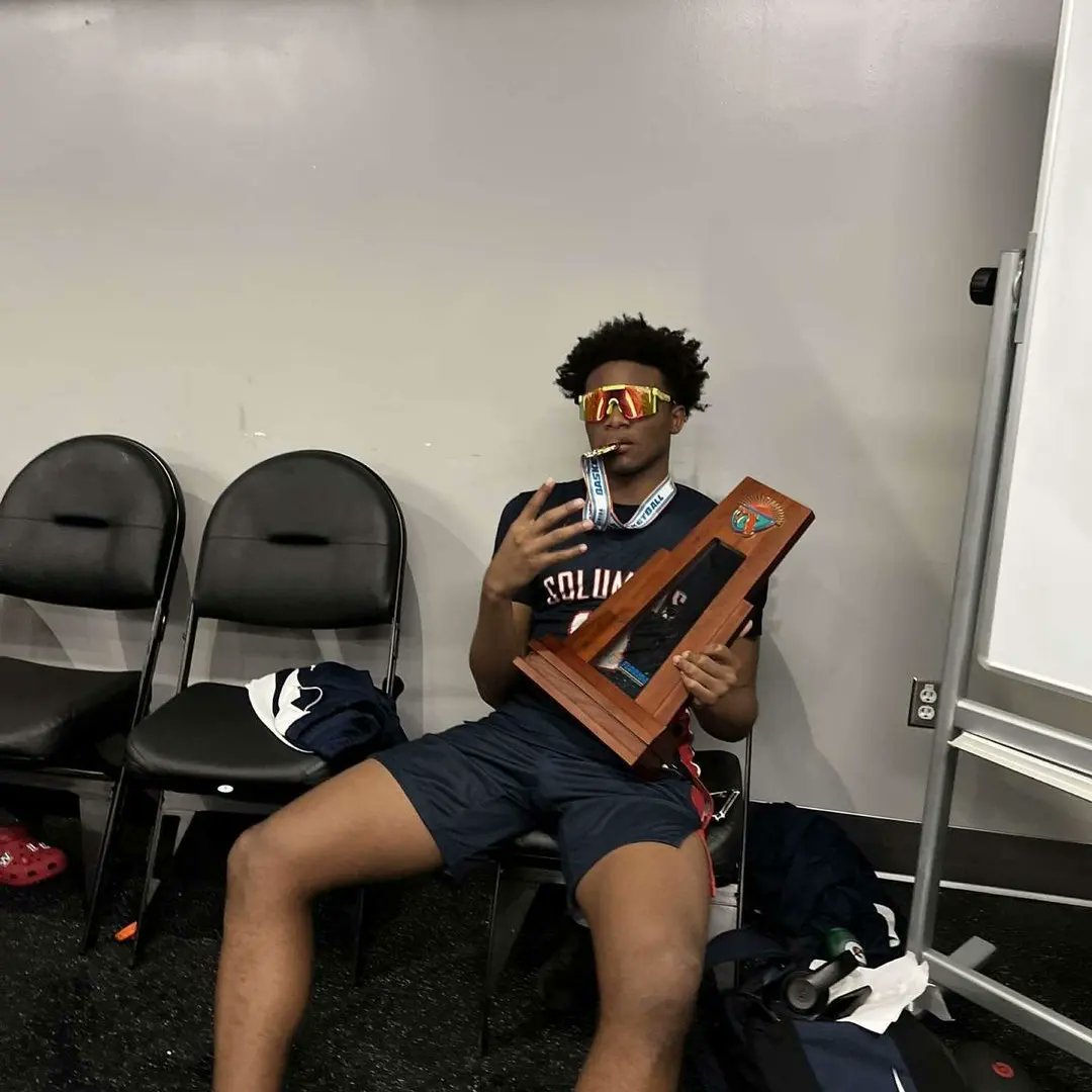 Congratulations to Team Hardaway members on their State Championship with Miami Columbus. 

#5 Class of 2022 Daniel Galleno 
#11 Class of 2023 Garyn Bess
#21 Class of 2023 Kevin Noriega 
#10 Class of 2024 Angelo Miranda
#24 Class of 2024 Malik Abdullahi 

#TeamTHJ #TeamHardaway