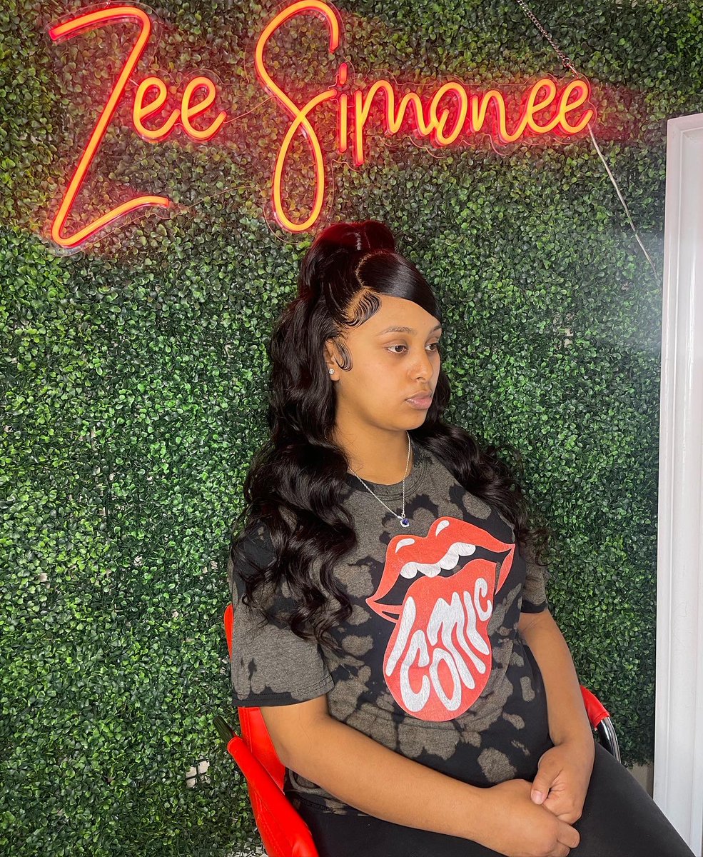 hairbyzeesimone's tweet photo. This install just proved I’m a 🐐😮💨
#hairbyzeesimonee
#texashairstylists #atxhairstylist #houstonhairstylist #frontalsewin #closuresewin #sanantoniohairstylist #frontalwig #wiginstall #explore https://t.co/8YV5hDbYQ0
