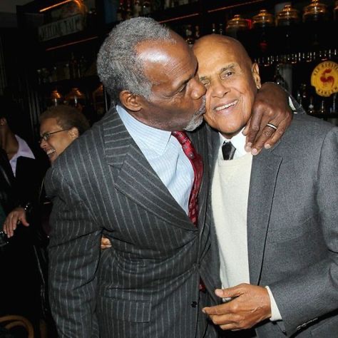 Blu_bone's tweet photo. between brothers n’ lovers https://t.co/Ru3IIXoTcw