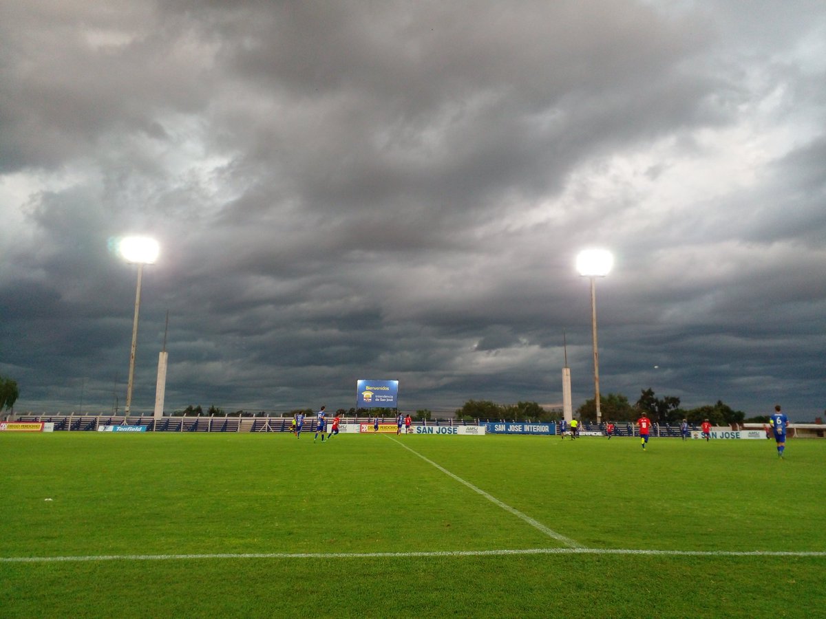 LigaEcilda's tweet photo. Se juega Sub17

El cielo amenaza, pero hoy no te tenemos miedo..

😉 https://t.co/YduJuA3R6q