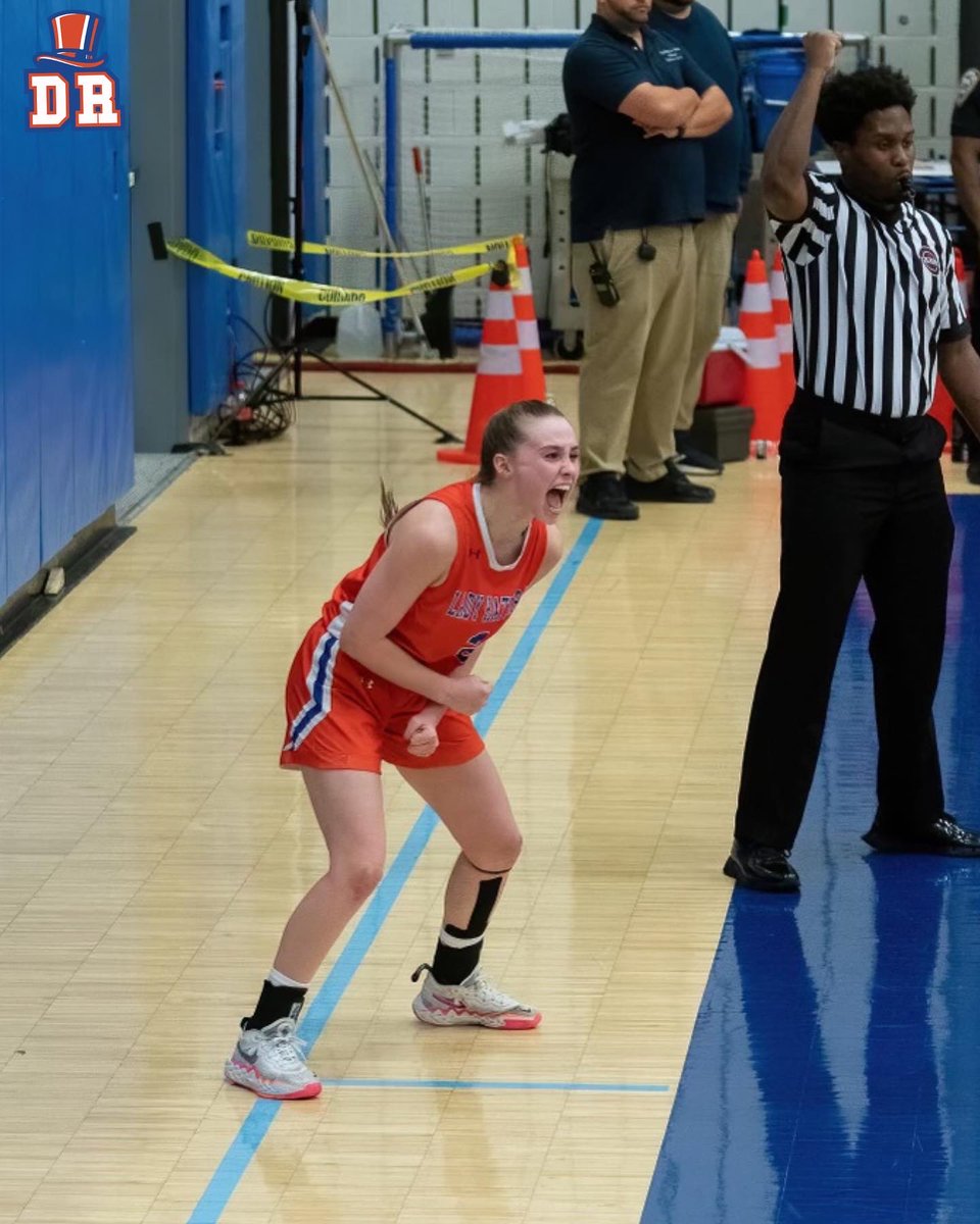 DesignatedRpt's tweet photo. Final Lady Hatters #HatSnaps on the season 🎩📸 🧡💙 https://t.co/O0p0JlvpdH https://t.co/rpwWTW3M0K