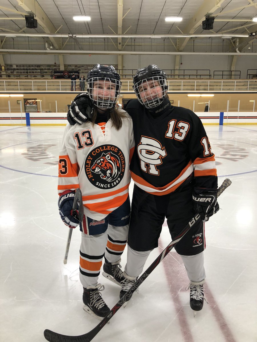 wendy_pak's tweet photo. Siblings playing on opposite teams this afternoon in the @RidleyAthletics U14 Lower School vs JV girls hockey game today. #TigerSpirit #RidleyHockey #RidleyCulture https://t.co/SnpxQSxNOZ