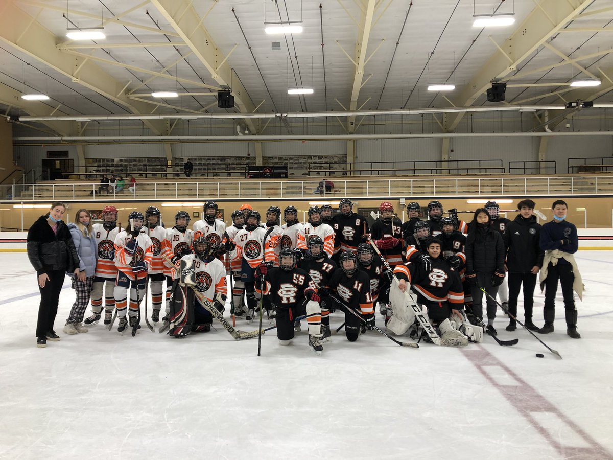 wendy_pak's tweet photo. Siblings playing on opposite teams this afternoon in the @RidleyAthletics U14 Lower School vs JV girls hockey game today. #TigerSpirit #RidleyHockey #RidleyCulture https://t.co/SnpxQSxNOZ
