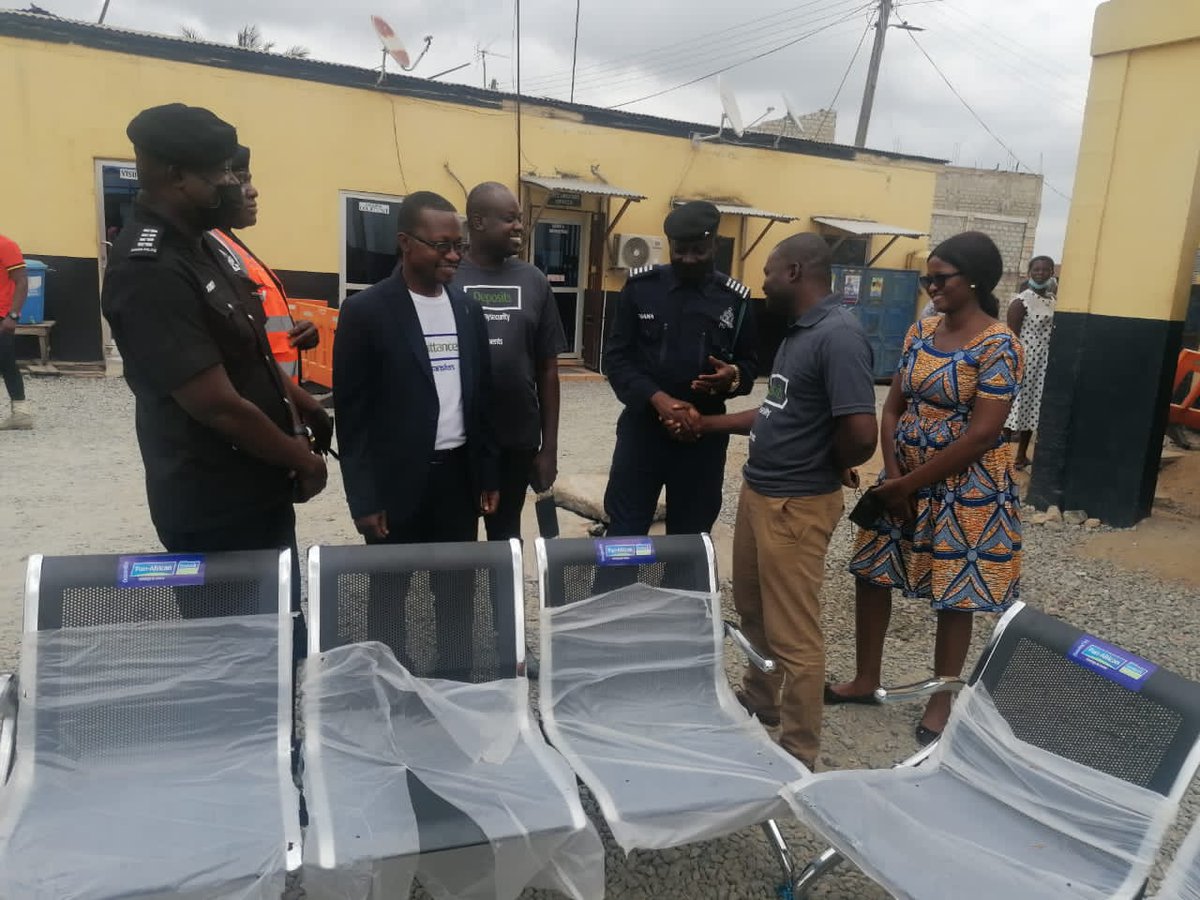 panafricanslc's tweet photo. Pan-African Savings And Loans Donates To Schools And Police Station...
https://t.co/H3EuBKYqeR
#panafricanslgh
#Quick
#QuickAgent https://t.co/7RgmNHHAeG
