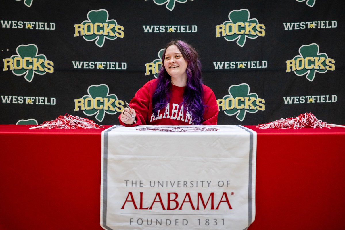Roll Tide to this!! I'm a SO honored to sign with <a href="/UofAlabama/">The University of Alabama</a> 's speech team ( <a href="/BamaForensics/">Bama Forensics</a> )

I can't wait to be on campus and on the team next year. ❤🐘