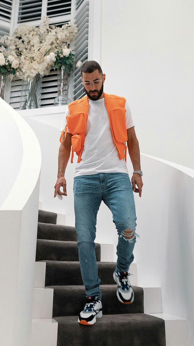 footballerfits's tweet photo. .@Benzema appreciation post.

Being this cold on and off the pitch is not normal. This guy is different. https://t.co/Rzze87Krnn