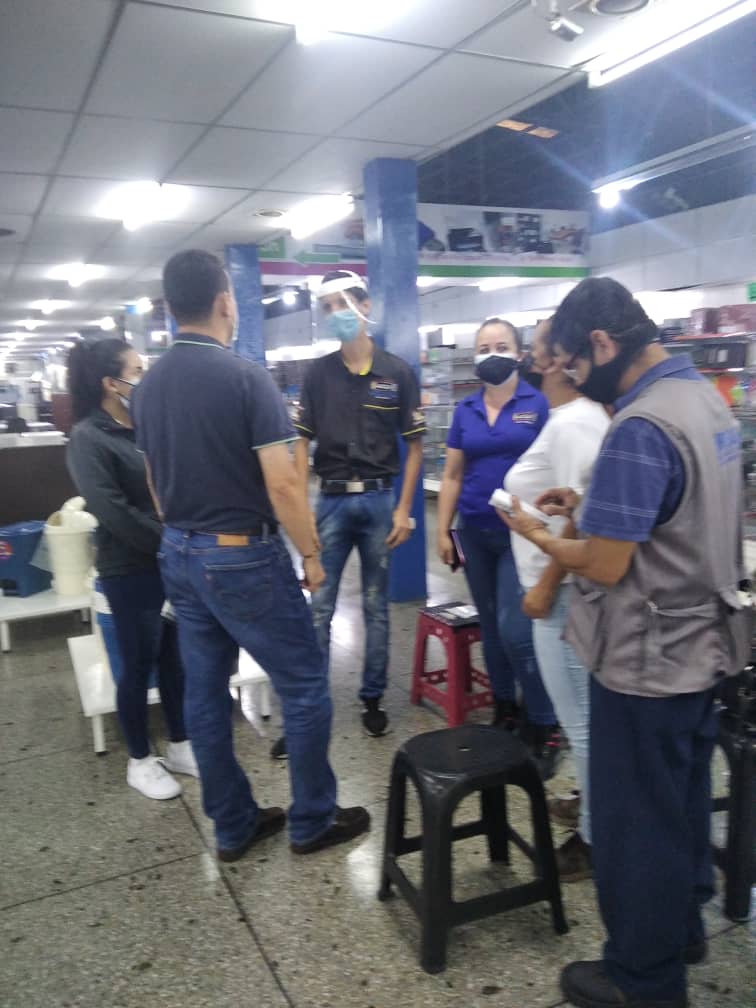 Inpsasel_vzla's tweet photo. #Táchira nuestros servidores de la GERESAT dieron inicio al  Plan de Atención parara personas con Discapacidad junto a la Unidad de Supervisión y CONAPDIS, en la entidad de Trabajo "Papelería  Moderna" @NicolasMaduro @min_joserivero @JortegaPsuv @Leyda2504 #USADerogaElDecretoYa https://t.co/8IDYTd4TGt