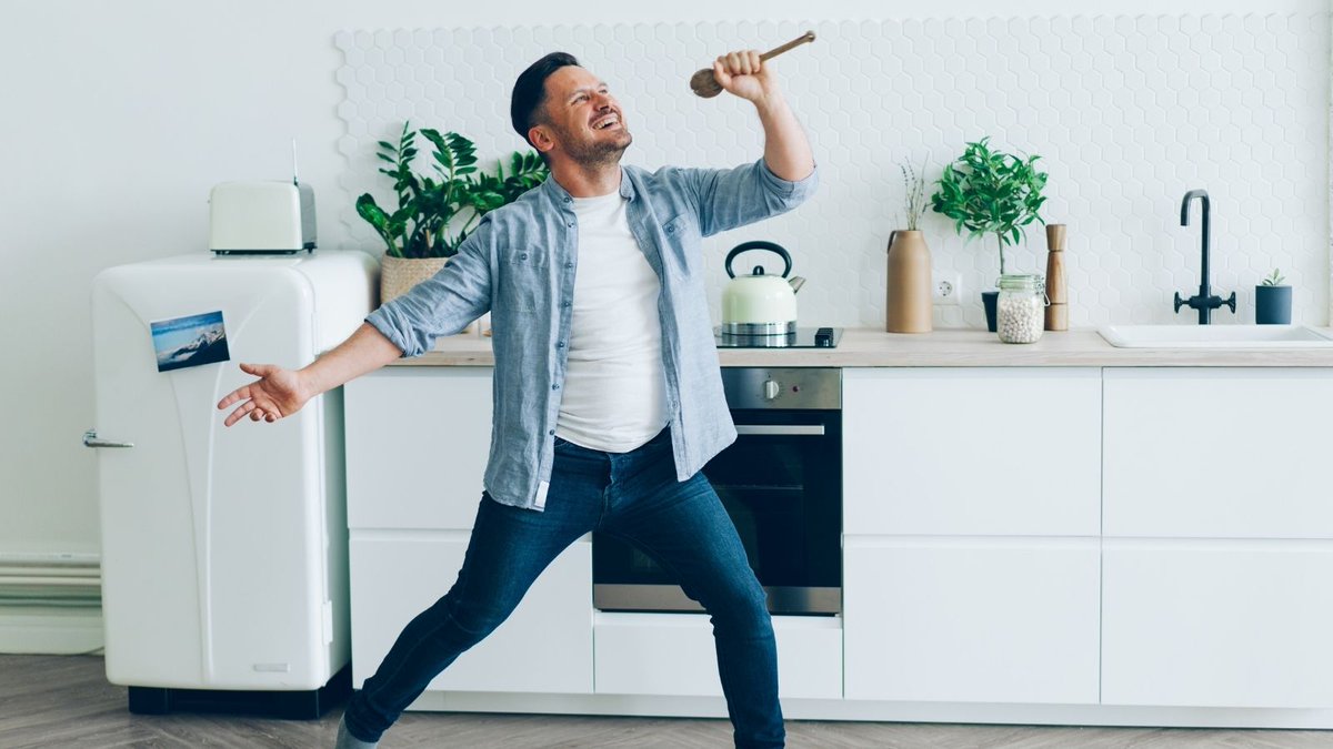 JoySolCBD's tweet photo. "Sing, sing a song. Sing out loud. Sing out strong." The first person to name the group that originally recorded this song wins a complete set of our awesome, NEW Oil Drop Blends. Wishing you all the most JoySol of days. #getmoreoutoflife #joysolyourdays #sing #dance #lovelife https://t.co/G25dgikK39