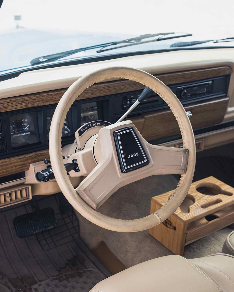 JeepStore tweet picture