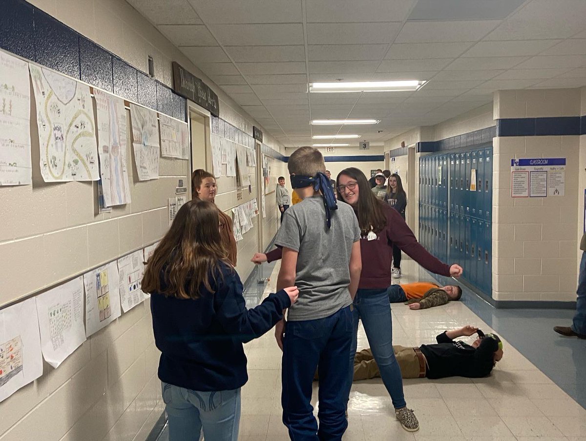 FfaLarue's tweet photo. We had a great one at middle school Ag club today. Next month, we’ll be going to Feeding America to volunteer. @LaRueCounty @LCMSHawks https://t.co/eIfHlUNvG0