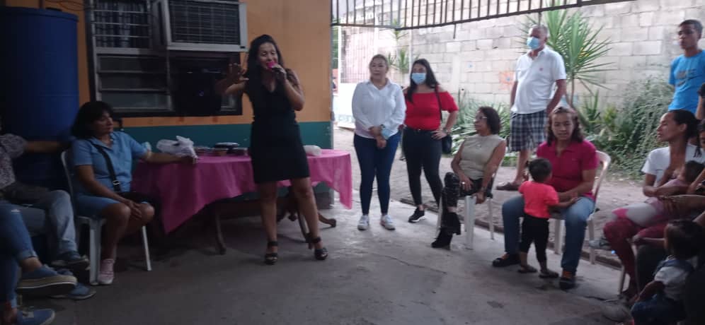 activismoadmcy's tweet photo. #09Mar ⏩ ¡En la Pedrera también conmemoramos el día de la Mujer!

De la mano de nuestras vecinas de la Pedrera en #NuestraMaracay llevamos un mensaje de lucha por las reivindicaciónes necesarias para una vida digna.

#NiUnaMenos https://t.co/1IvnGtvmgb