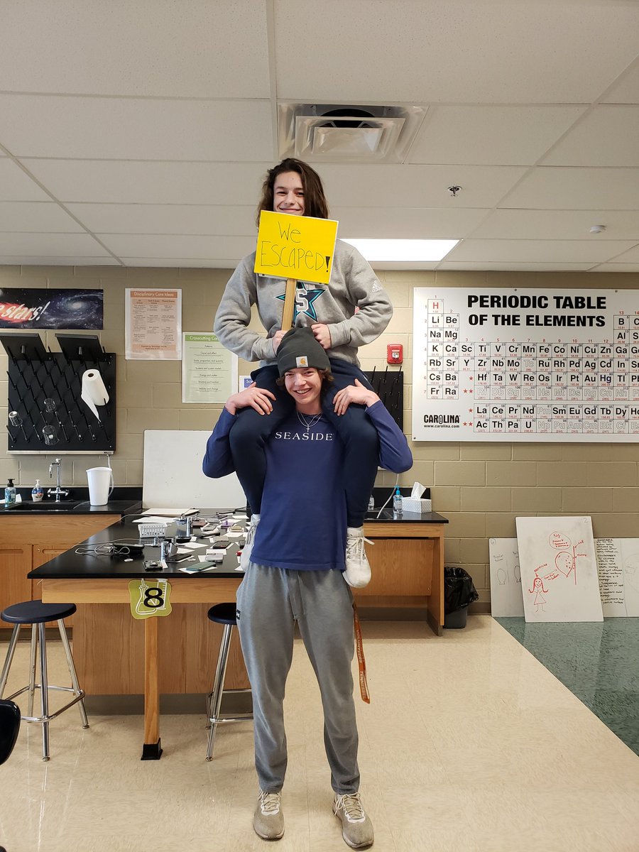 sciencereaction's tweet photo. More @SiegelHighStars outsmarted that mole and made their escape! One "Queen Tot" called 602-1023 to see if the mole would come out to play...
#molehistory #avogadrosnumber #molarmass #dimensionalanalysis #tatertot #P2BASS https://t.co/6DssXLNvAN