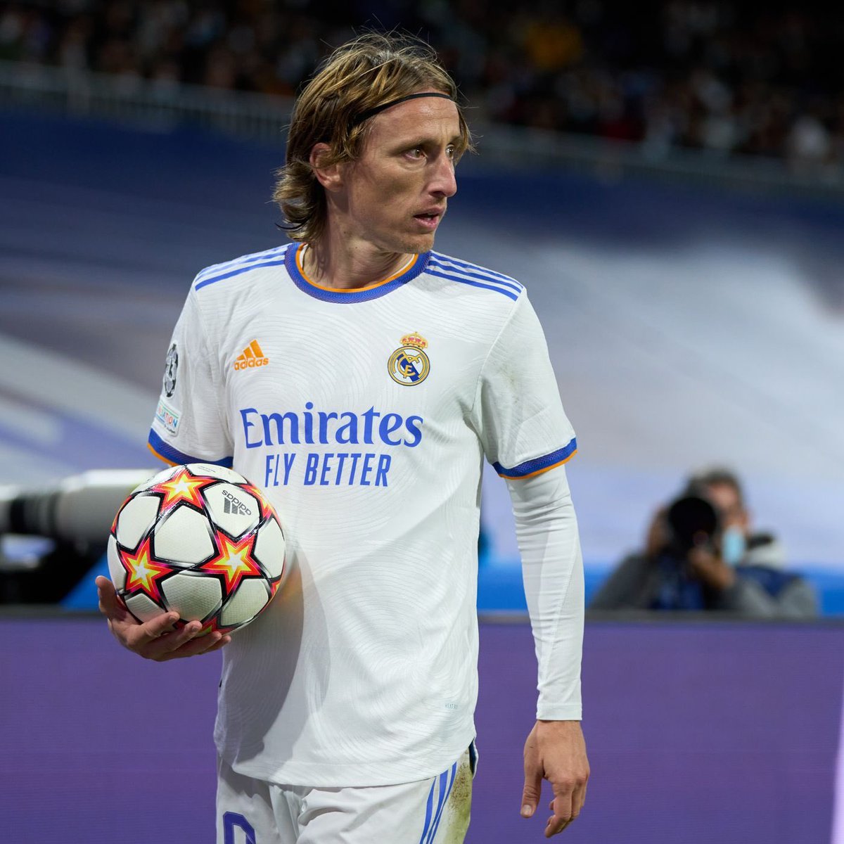 x9MesH's tweet photo. اليوم اثبت للجميع ان العمر مجرد رقم، قد تكون لاعب وسط رائع لاكن لا يمكن ان تكون مودريتش 🤍🤍. https://t.co/JpSIfyBCFL