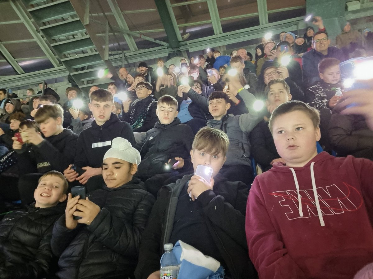 WHS_SSOS's tweet photo. We had a great night at @ManCity vs @Sporting_CP

Thanks @pe5sportstours ⚽️🌟👍 https://t.co/OkKlV9a9hC