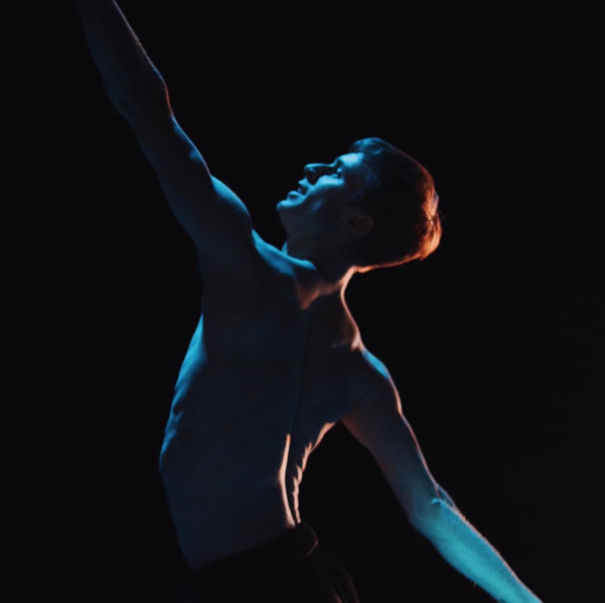 JEO6591's tweet photo. #BalletFsscination #BalletDancer #JonathanDole @JoffreyBallet https://t.co/p6QHfScn0Q