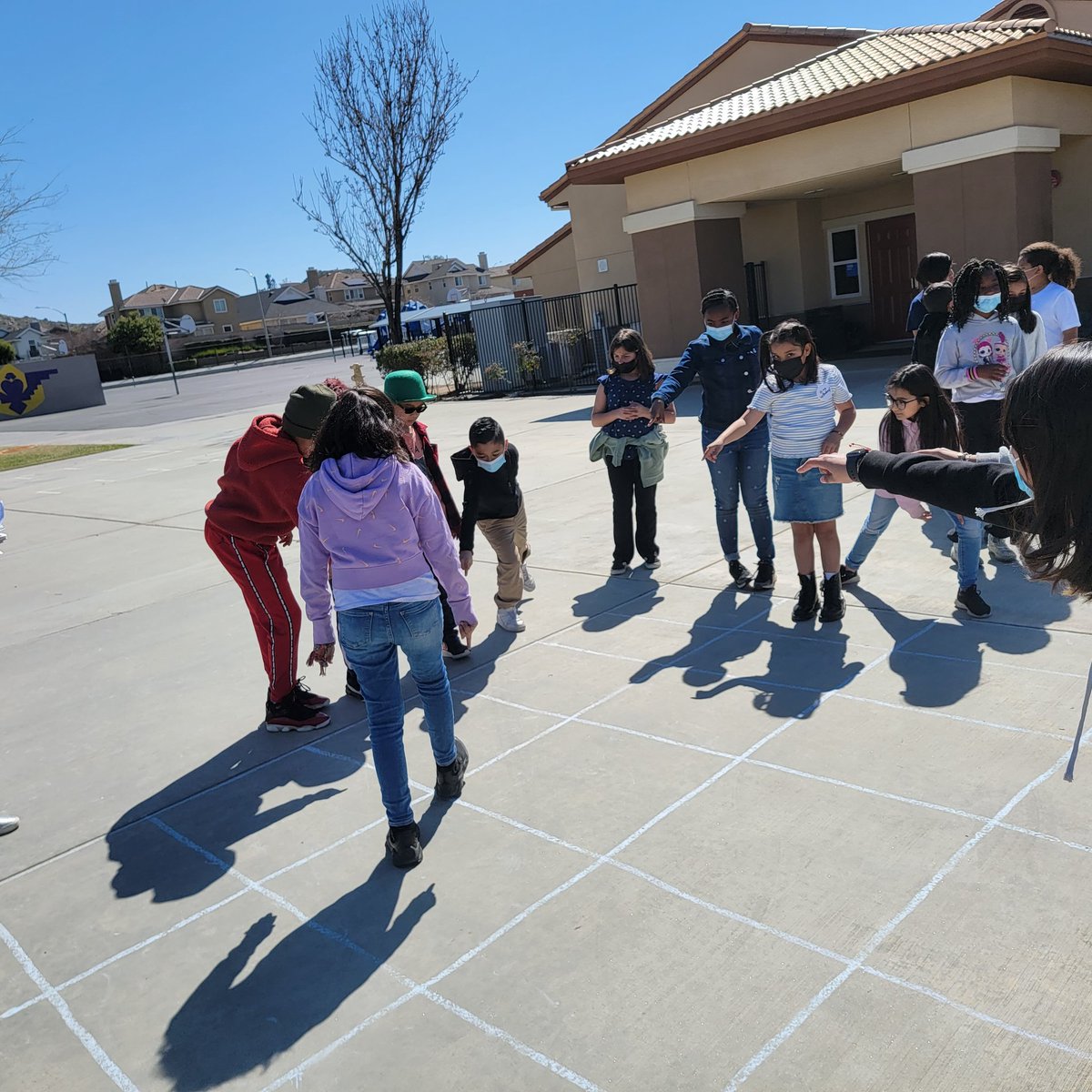 SweetScholars's tweet photo. Mrs. Martinez's Scholars spent some much needed group bonding time working together to cross the grid of awesome! #Trust #TeamWork #SEL #FalconFocus @FalconsAvalon https://t.co/wuGWrOG0jN