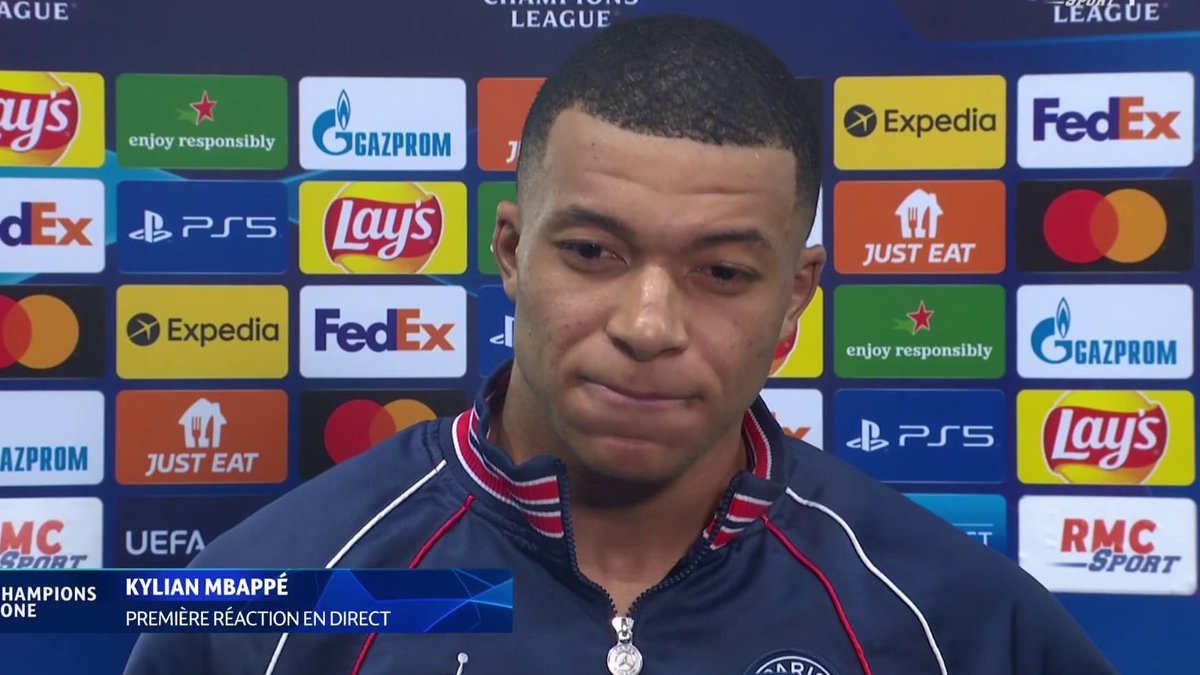• Mbappé : « L'élimination ? Je marque 2 fois sur les 2 matchs, les autres ? 0. Qu'est-ce que vous voulez que je fasse de plus ? Y'a un danseur de samba et un trentenaire sextuple BO qui marche plus que ma mami. J'suis le plus petit mais l'impression d'être leur daron. C trop »