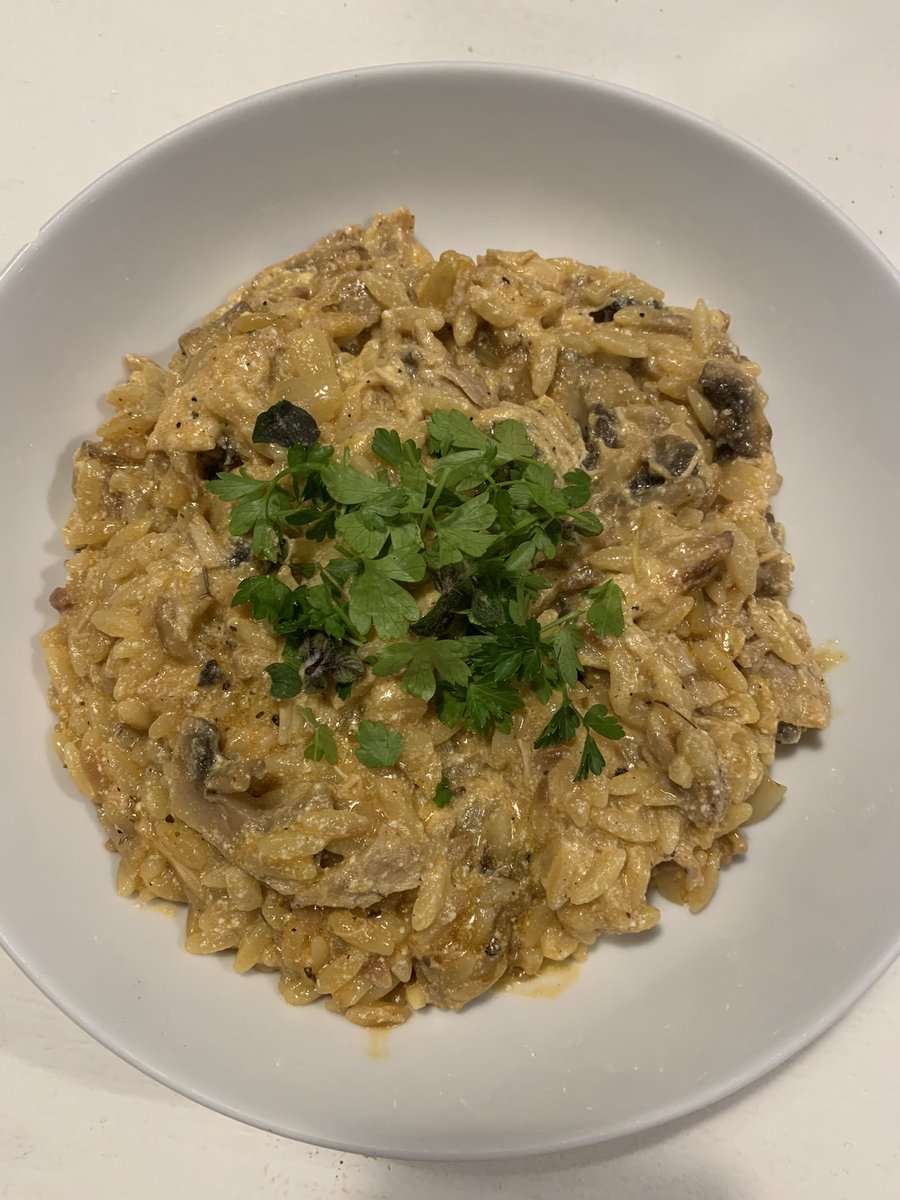 angelatalkswine's tweet photo. The wine worked perfectly with a creamy chicken,mushroom and ricotta orzo pasta #winematching https://t.co/QJn7ONQzO9