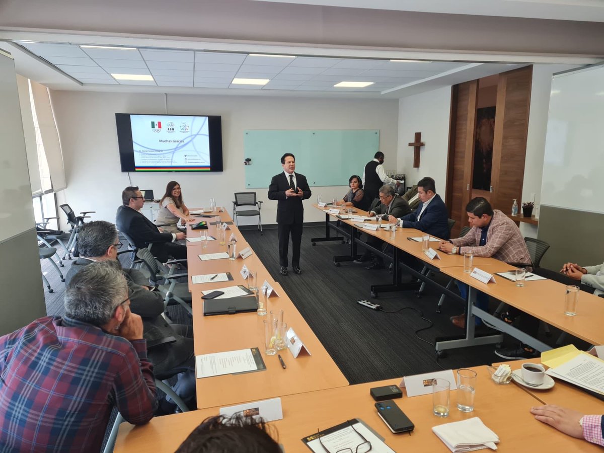 DanielAceves84's tweet photo. Terminando reunión con empresarios, en la cual platicamos sobre el futuro de los Juegos Olímpicos rumbo a París 2024.
Gracias por la invitación #BestBoards #SecocoMartz https://t.co/2z3rggzUMJ