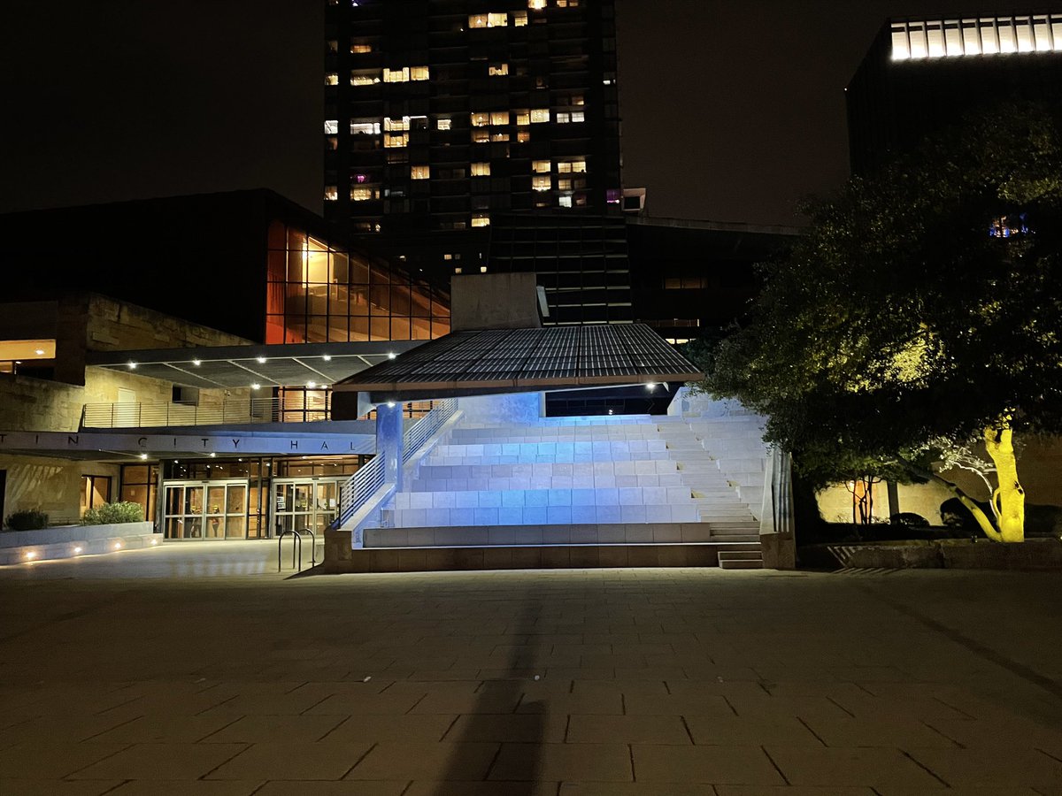 austintexasgov's tweet photo. If you're downtown in the evening, you'll see blue and yellow lights illuminating City Hall in solidarity with the families and victims of the war in #Ukraine + the Ukrainian community here in Austin. 🇺🇦 https://t.co/vMh7lVboq5