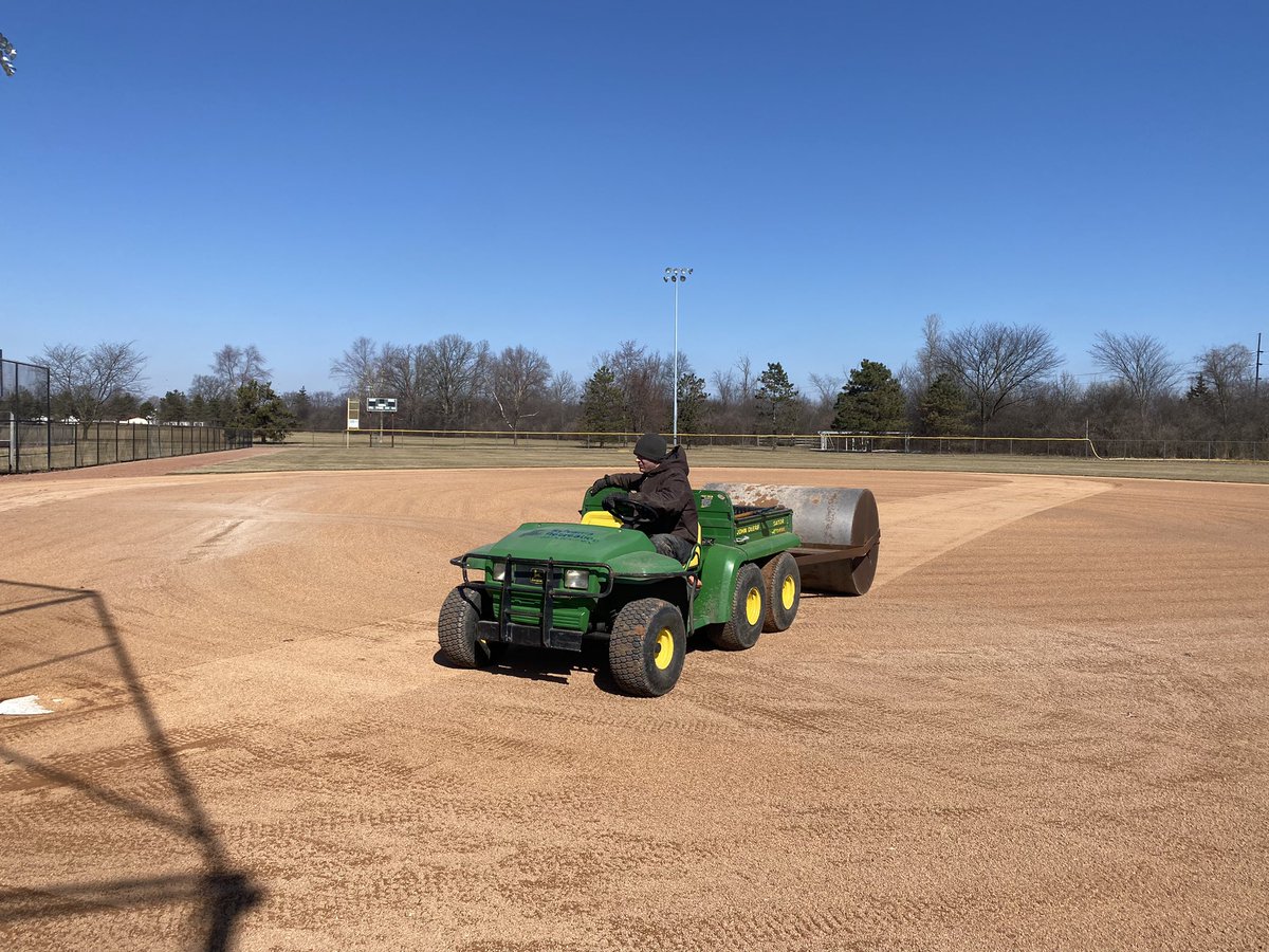 uHallgrass's tweet photo. Feels good to be out on the fields. Rolling skins and letting the turf breath. #springisclose https://t.co/OMrDBfQWh0
