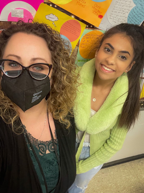 ShepardAstros's tweet photo. It's Respect Week at Shepard and each day features a dress theme. Today it's Green Day -- many thanks to teacher Nicole Sonne for collecting so many great pictures!!
#RespectWeekShepard https://t.co/r2Q0kqWbyE