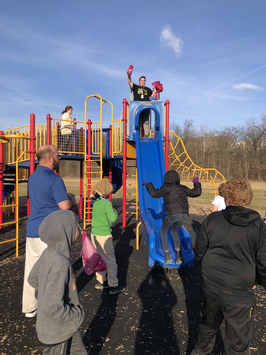 McIntireElem's tweet photo. McIntire Einsteins having the first annual egg drop! So far one has broken, one has one tiny puncture mark, and one has survived! #stem #science #fultonproud https://t.co/dW4oVeRMXD