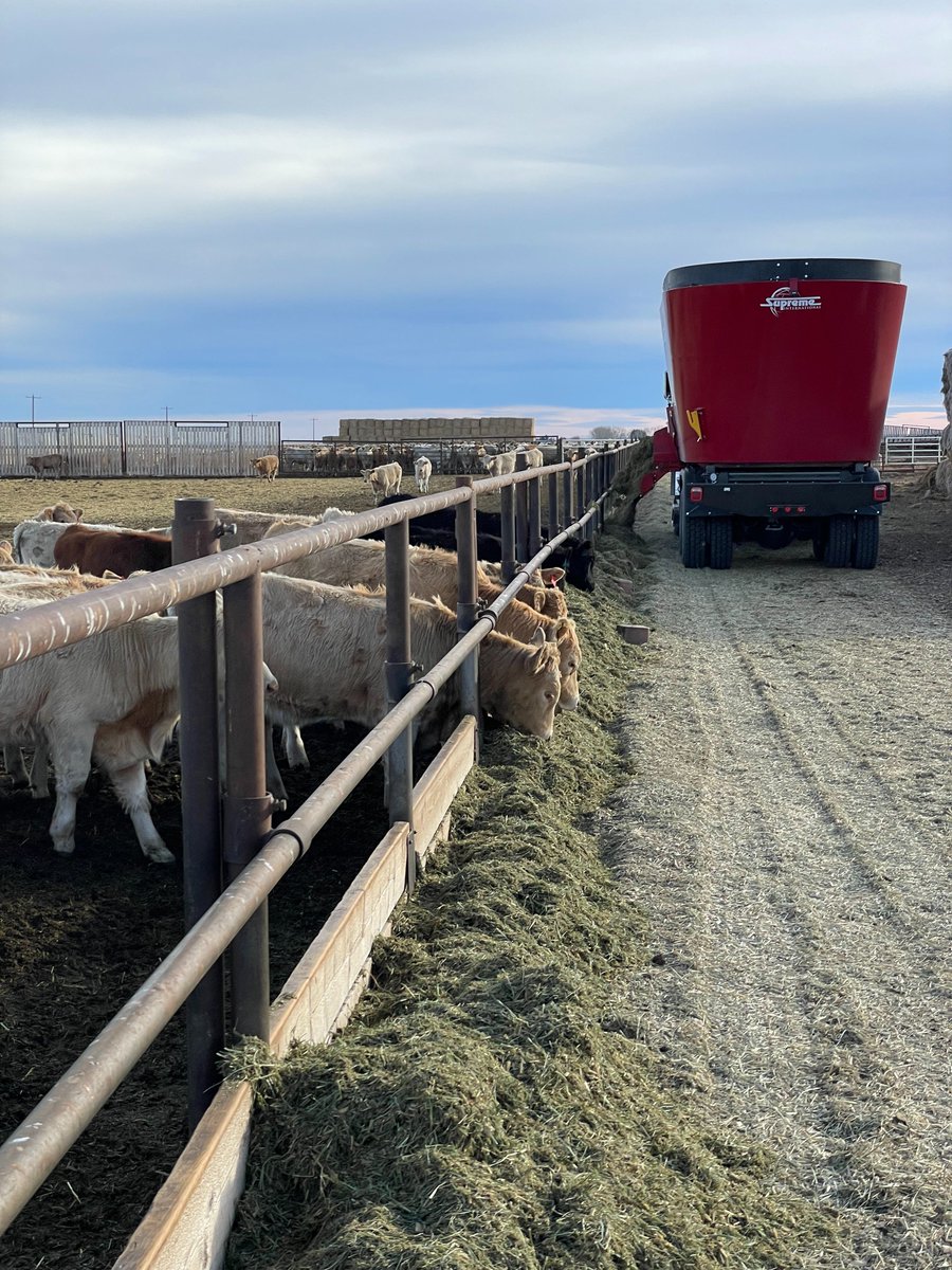 hanlonag's tweet photo. Supreme's 1250T features an innovative hydrostatic Gen3 drive system. It allows for complete automatic auger control when in loading, mixing or unloading modes. #supremeTMR #suprememixer #feedtruck #feedprocessor #tmrprocessor https://t.co/3XTUl5gdpU