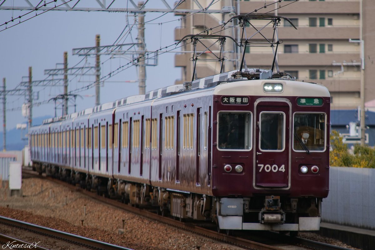 KintetsuX's tweet photo. 2022/3/9
T#3776   7004F「大阪梅田行き準急」

訳あって久しぶりの阪急。
あまり詳しくないまま偶然撮りましたが、知人によるとどうやら珍しいそうで。 https://t.co/bMabSMGRWL