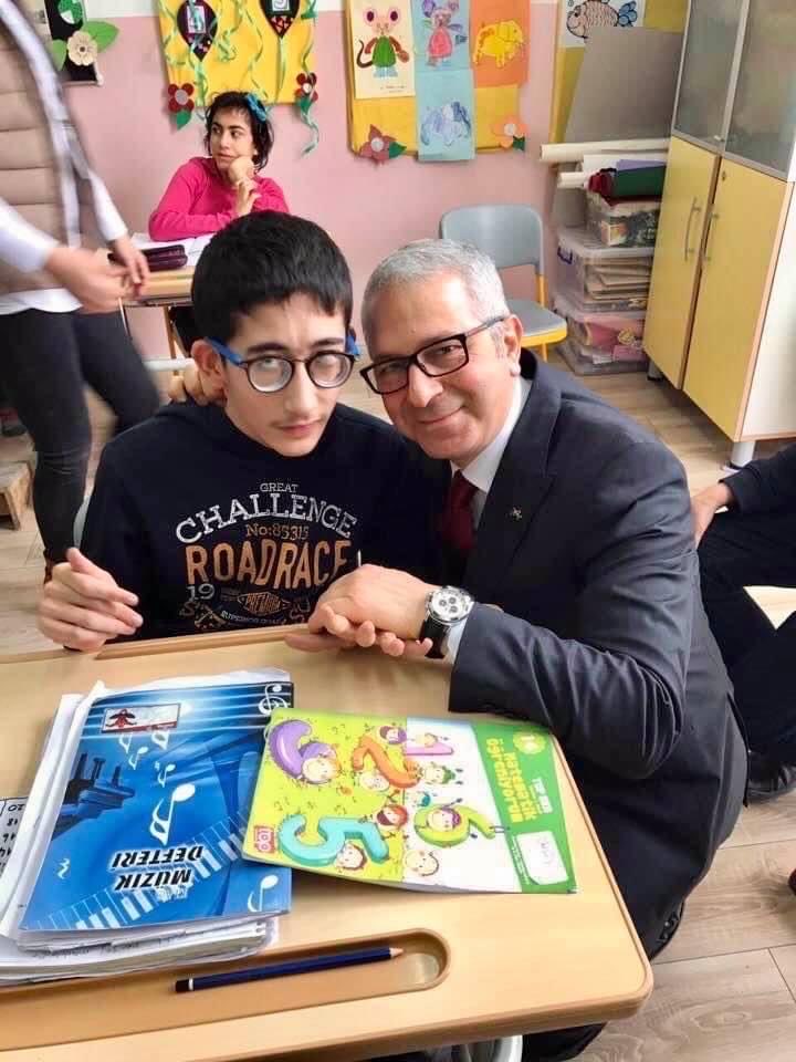 drsinanibis's tweet photo. Serebral palsili çocukların anne ve babaları elele verip Serçev'i kurmuş. Hepimiz birimiz için, birimiz hepimiz için varız. #sercev #serebralpalsi https://t.co/GMOntNE8MG