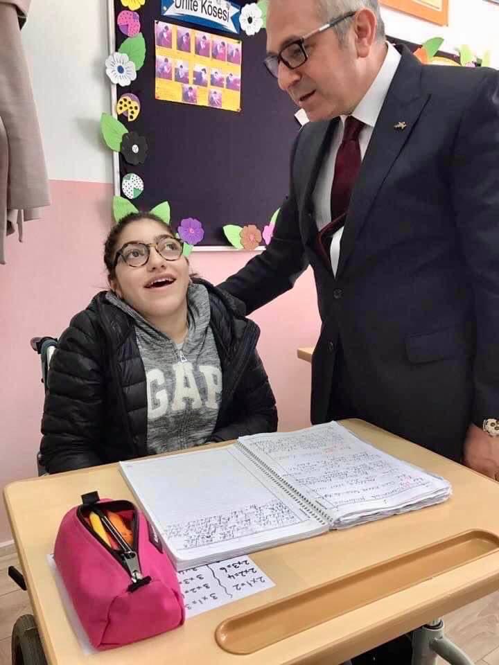 drsinanibis's tweet photo. Serebral palsili çocukların anne ve babaları elele verip Serçev'i kurmuş. Hepimiz birimiz için, birimiz hepimiz için varız. #sercev #serebralpalsi https://t.co/GMOntNE8MG