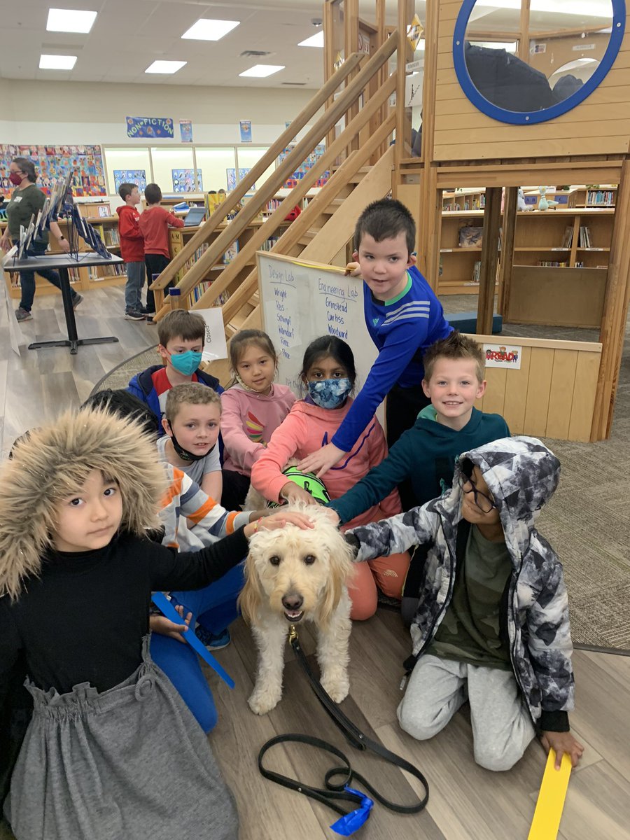 MECC_Counselor2's tweet photo. Lots of #Shinerlove in 2nd grade today! Ironically, Shiner wasn’t interested in reading a Pete the Cat book. Lol! 📚 💚 🐾 #MVP #MostValuablePups #MECCtherapydogs #DogsofMason @MrsBly_MECC @MasonSchools https://t.co/cDrHiBEGks