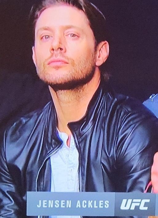 acklesday's tweet photo. #that look deserved to be seen more https://t.co/vRZuxUQq02