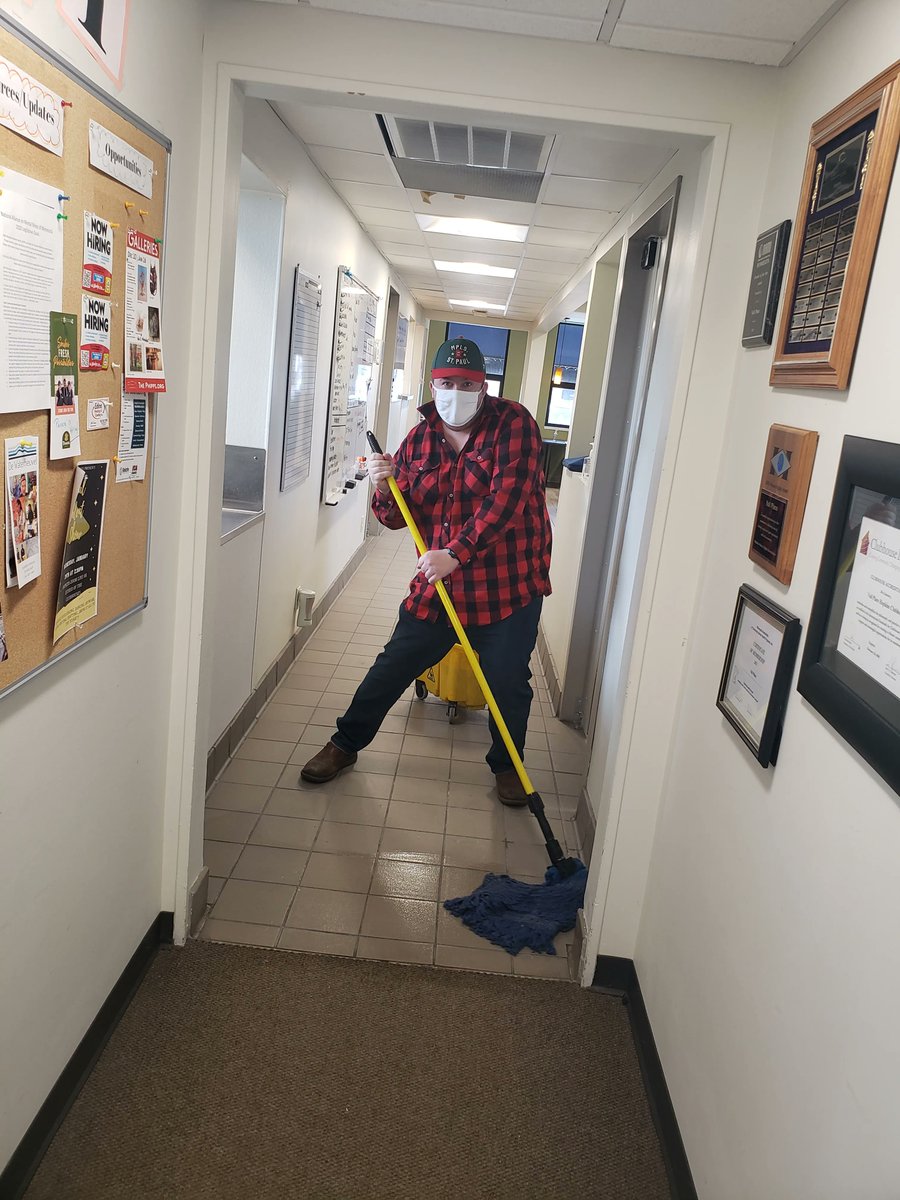 Vail Place tweet media