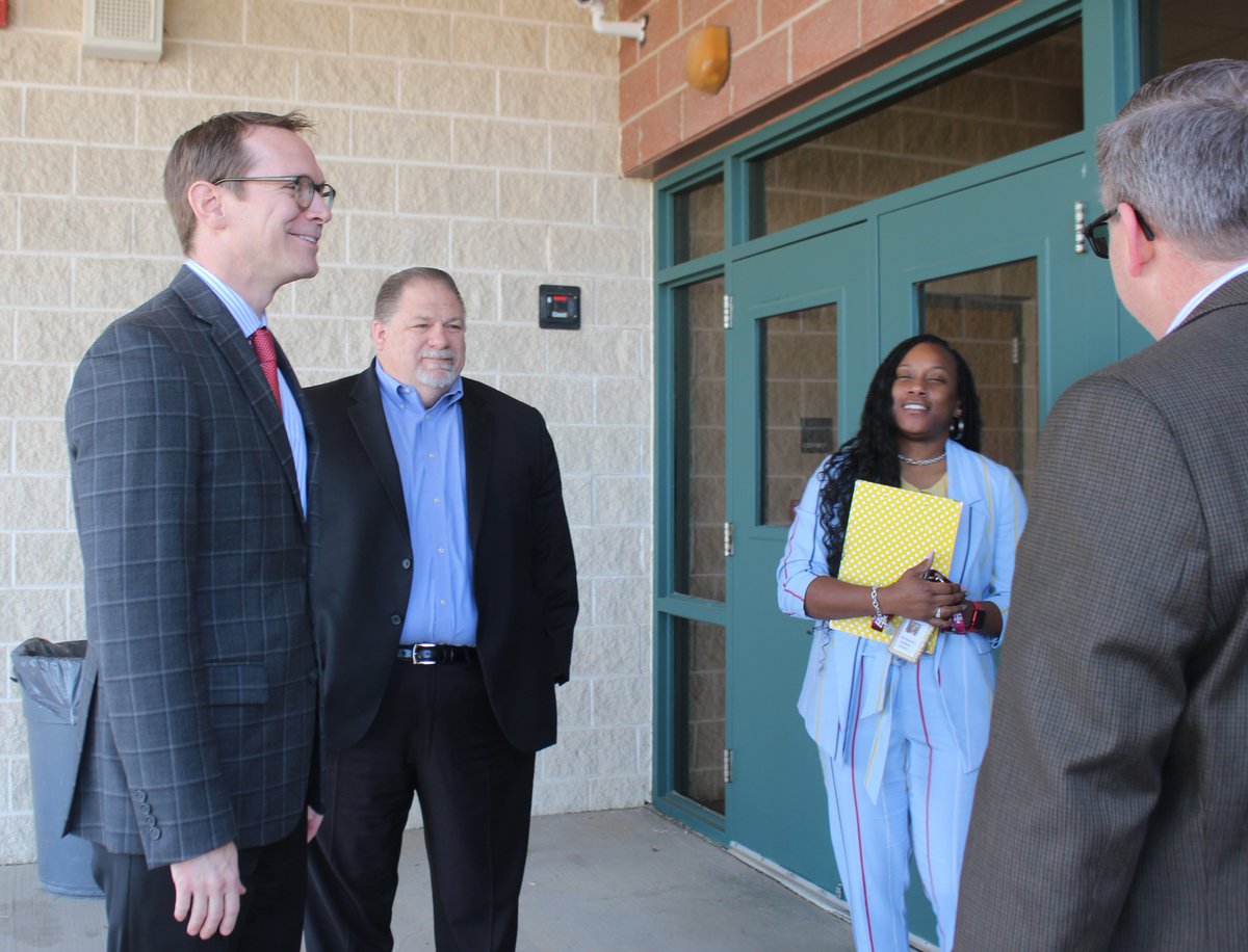 CleburneISD's tweet photo. Commissioner of Education Mike Morath was a special guest at Irving Elementary today, where he spent some time observing Tigers on task in the classroom, meeting and interacting with students and engaging with third grade teachers in the lesson planning process. @teainfo #txed https://t.co/ikrVh8Yt76