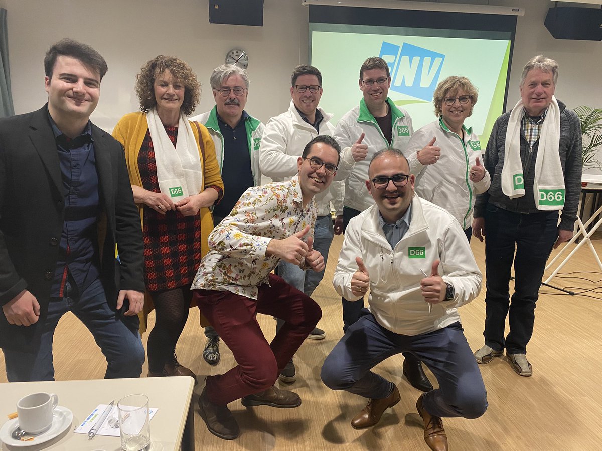 D66_Oss's tweet photo. Team D66 Oss bij FNV debat in Oss! #gemeenteraadsverkiezingen2022 #D66Oss #StemD66 https://t.co/gb9yscHAeB