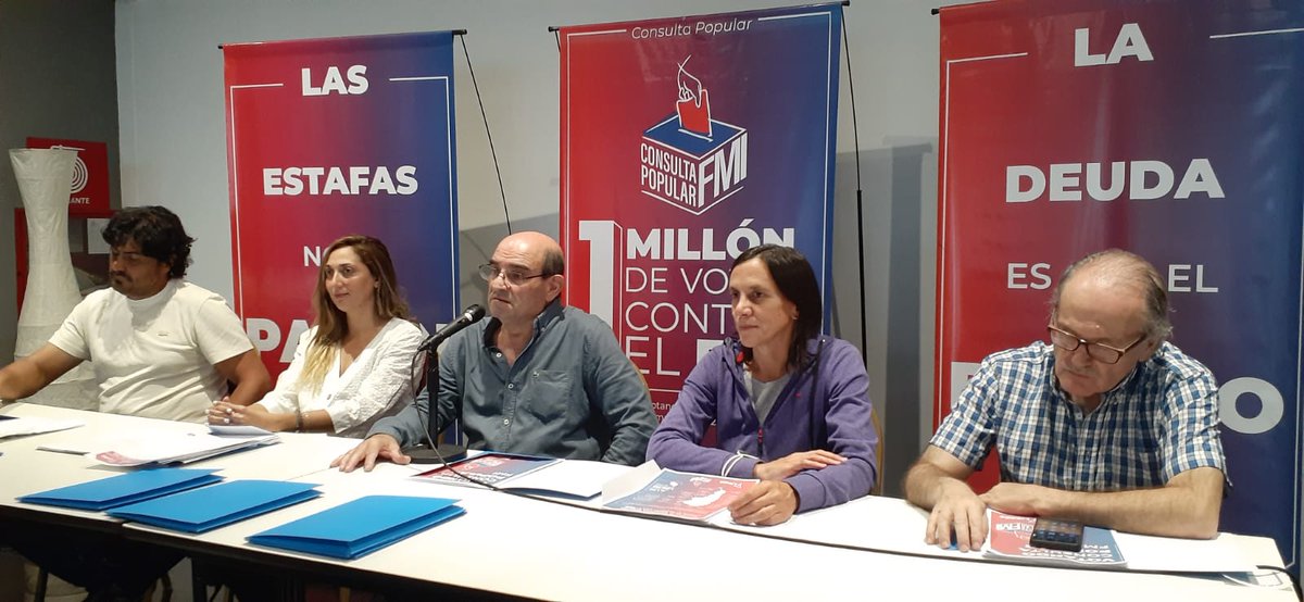 HumbertoTumini's tweet photo. En el d��a de hoy presentamos, la dirección de Libres del Sur, en conferencia de prensa, los resultados de la Consulta Popular por el acuerdo con el FMI: 1.295.580 votantes; 1.180.823 por el NO (91,3%), 114.757 por el SI (8.9%). Que escuchen el gobierno, los senadores y diputados https://t.co/MtxYjSAXfA