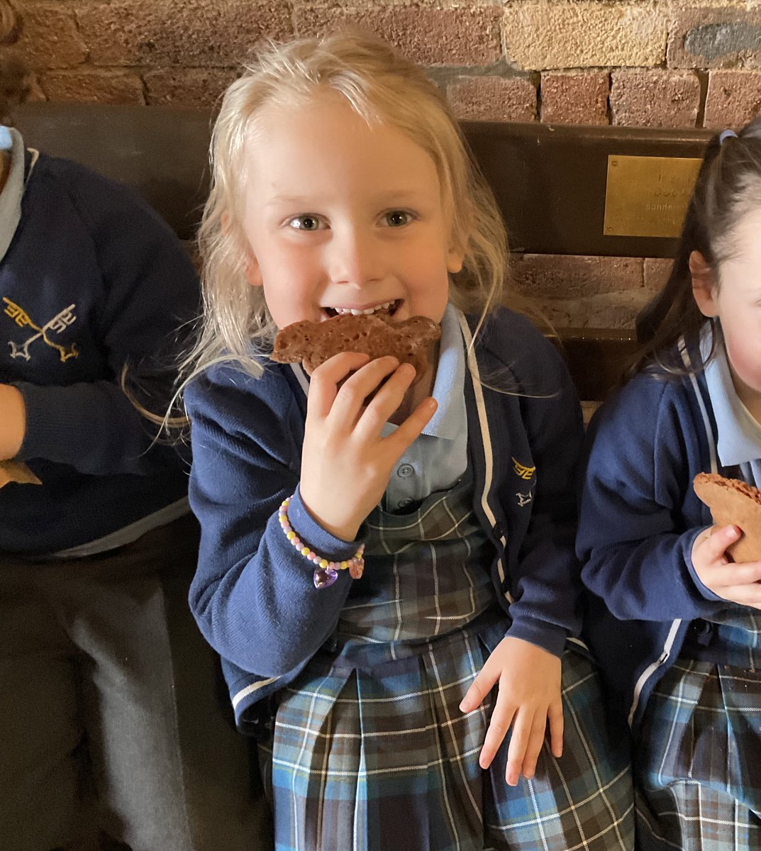 stpeters2_8's tweet photo. Reception class RM enjoying another ‘pop up’ adventure outside of the classroom! Thank you for having us @RailwayMuseum. We enjoyed eating our train biscuits we baked earlier in the week too! https://t.co/RTWWQhXeTB