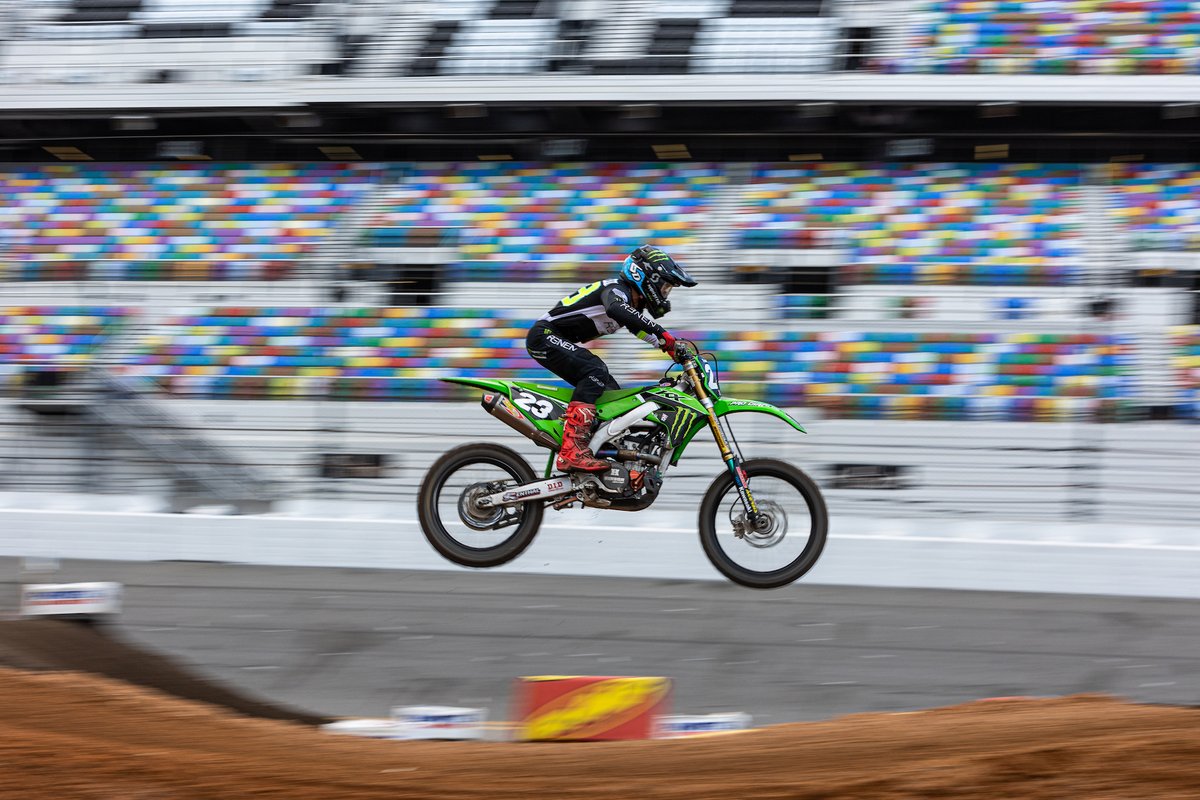 RaceKawasaki's tweet photo. After a successful @rcsxdaytona,  #TeamGreen is ready to keep the #GoodTimes rolling at the James Stewart Freestone Spring Championship at @freestonemx.  

#Racekawasaki #RaceKX #GoodTimes #js7freestone https://t.co/AfbWadPh1u