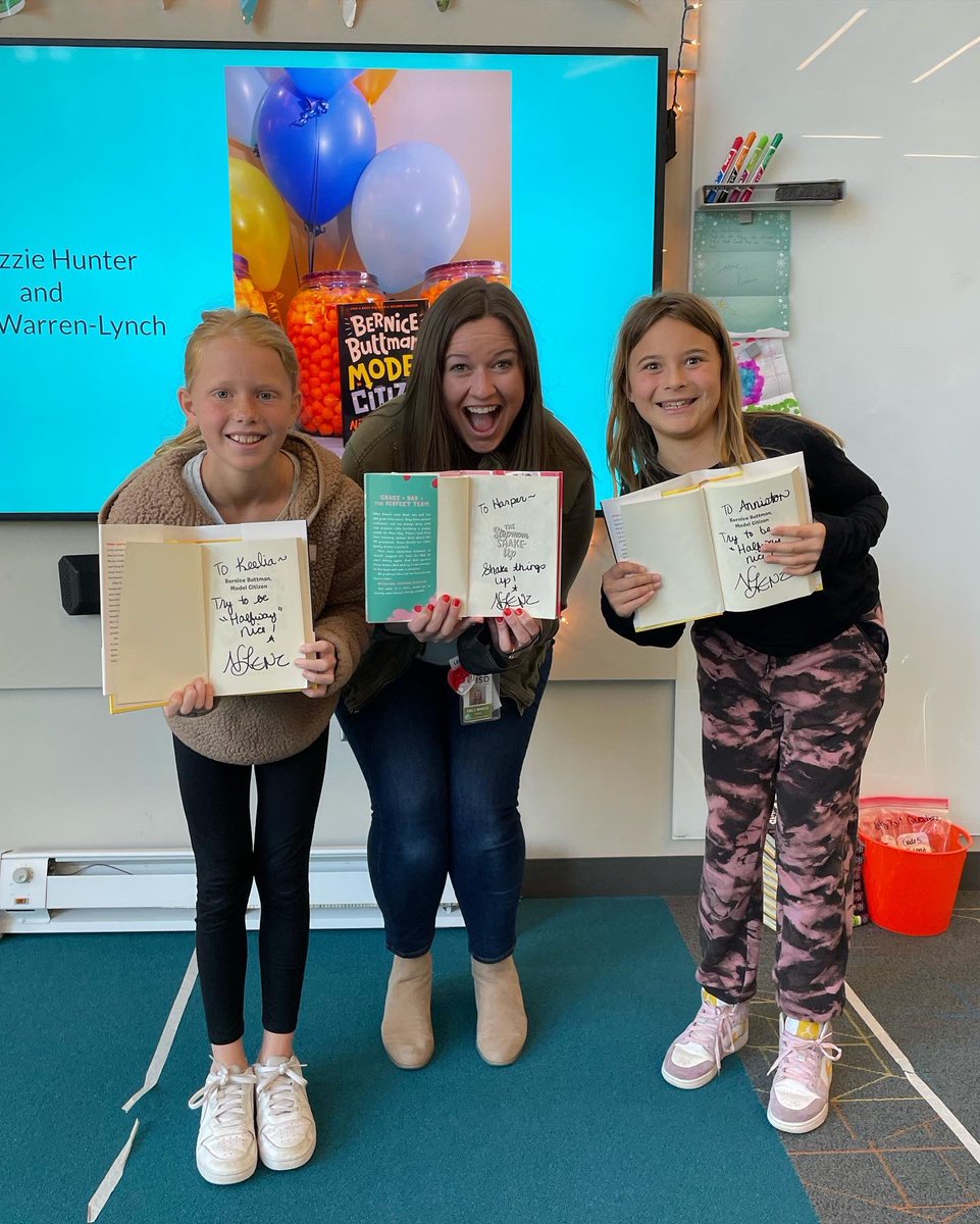 missmihelic's tweet photo. 3rd-6th Grade readers got to bake a story pie with author, Niki Lenz today! 📚🥧 #bkreaders #bklibrary #authorvisit https://t.co/Br89iBO3Za