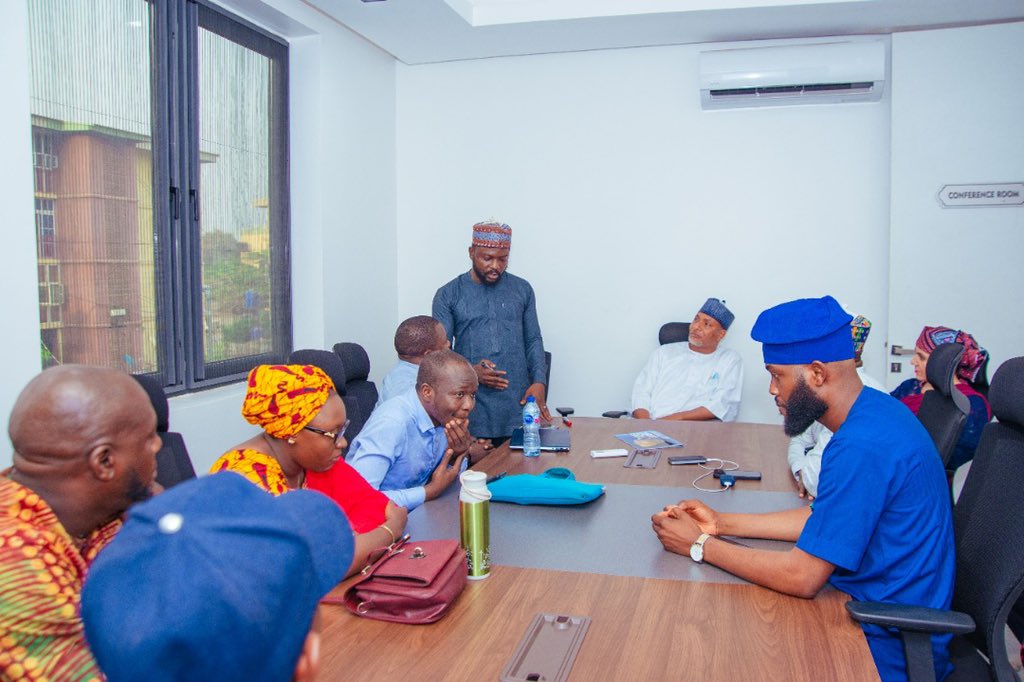 DOlusegun's tweet photo. Our incoming chairman @RealMallamSaliu at a strategy session with #TeamSAMCO. March 26th is a date with destiny! https://t.co/ALBYh4TlJy