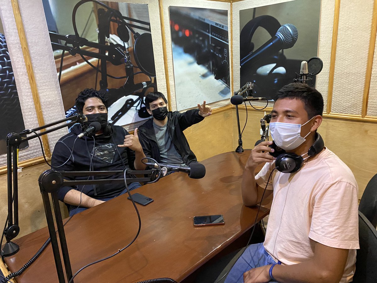 LSCUN_Radio's tweet photo. Los chicos de Brosports y TecnoTendencia empezando la temporada con la mejor actitud🤟🏼.

#ComunidadEnFrecuencia #LSCR https://t.co/nK3eJUW9ss