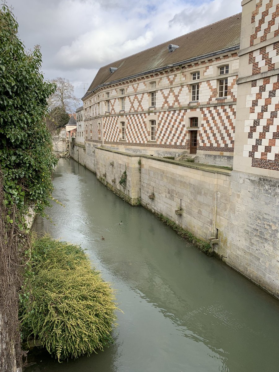 ASurmelin's tweet photo. #rivières et #coursd’eau que nous aimons : Le Mau à Châlons en Champagne, le long de l’ancien couvent Sainte Marie. @ChalonsAgglo https://t.co/lOVJic9YDI