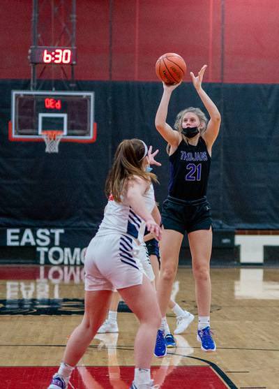 LadyTrojanHoops's tweet photo. Congrats to @_kategross &amp; @RyannWendt for making @MySuburbanLife All-Area Second team and Honorable Mention! 

#BleedPurple #STAT https://t.co/b1LZaf3XX6