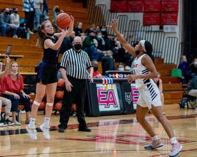 LadyTrojanHoops's tweet photo. Congrats to @_kategross &amp; @RyannWendt for making @MySuburbanLife All-Area Second team and Honorable Mention! 

#BleedPurple #STAT https://t.co/b1LZaf3XX6